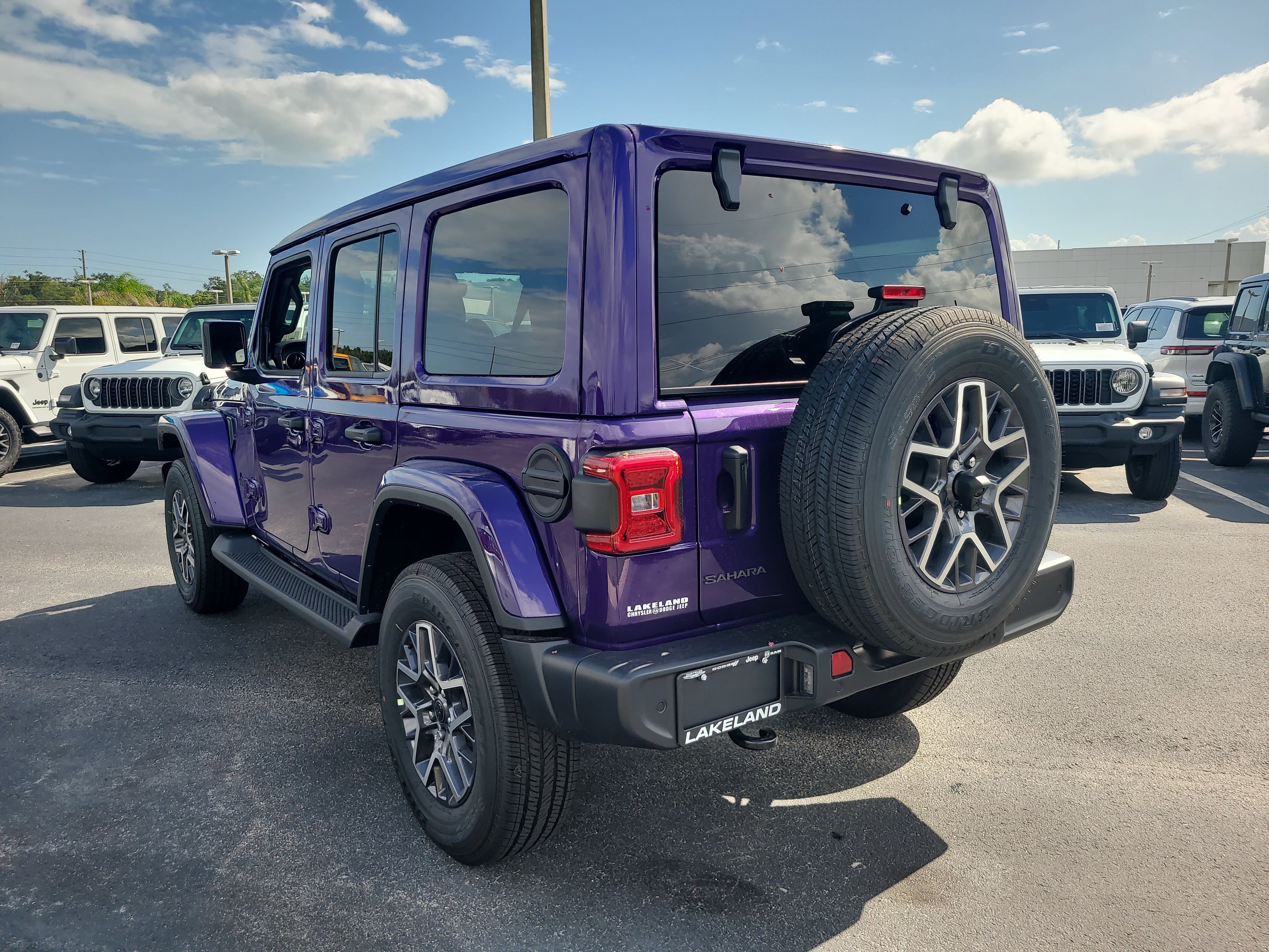 New 2026 Reign Exterior Paint Jeep Sahara image 8