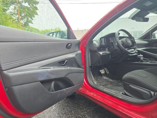 Certified Used 2025 Red Hyundai SEL Sport image 19