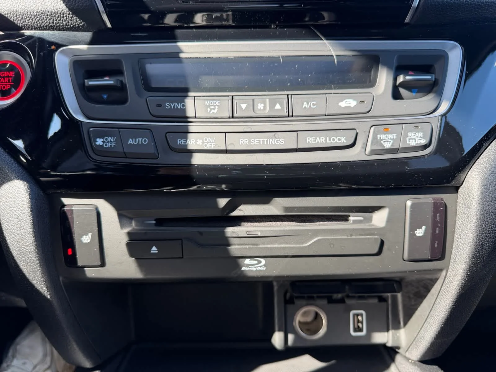 Used 2019 White Diamond Pearl Honda Touring 7-Passenger image 43