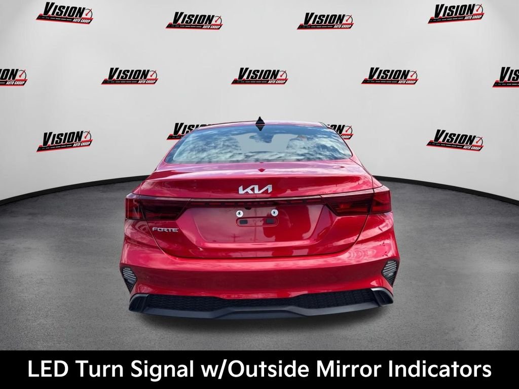 Used 2023 Red Kia LXS image 8