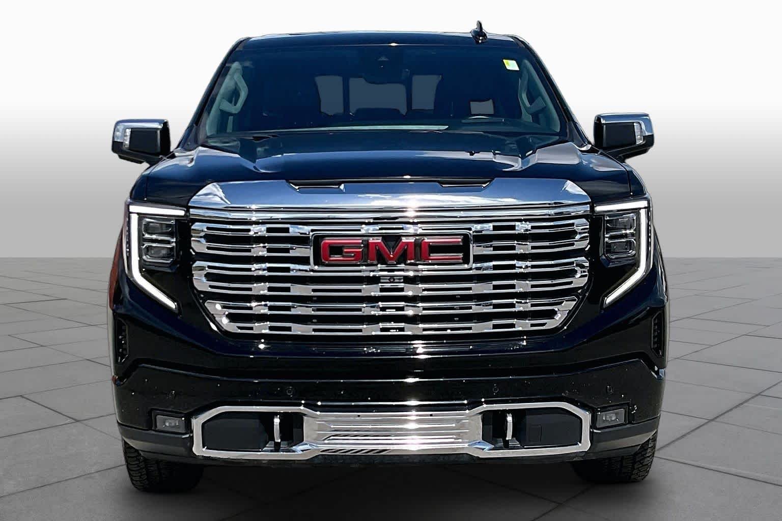 Used 2024 Onyx Black GMC Denali image 4