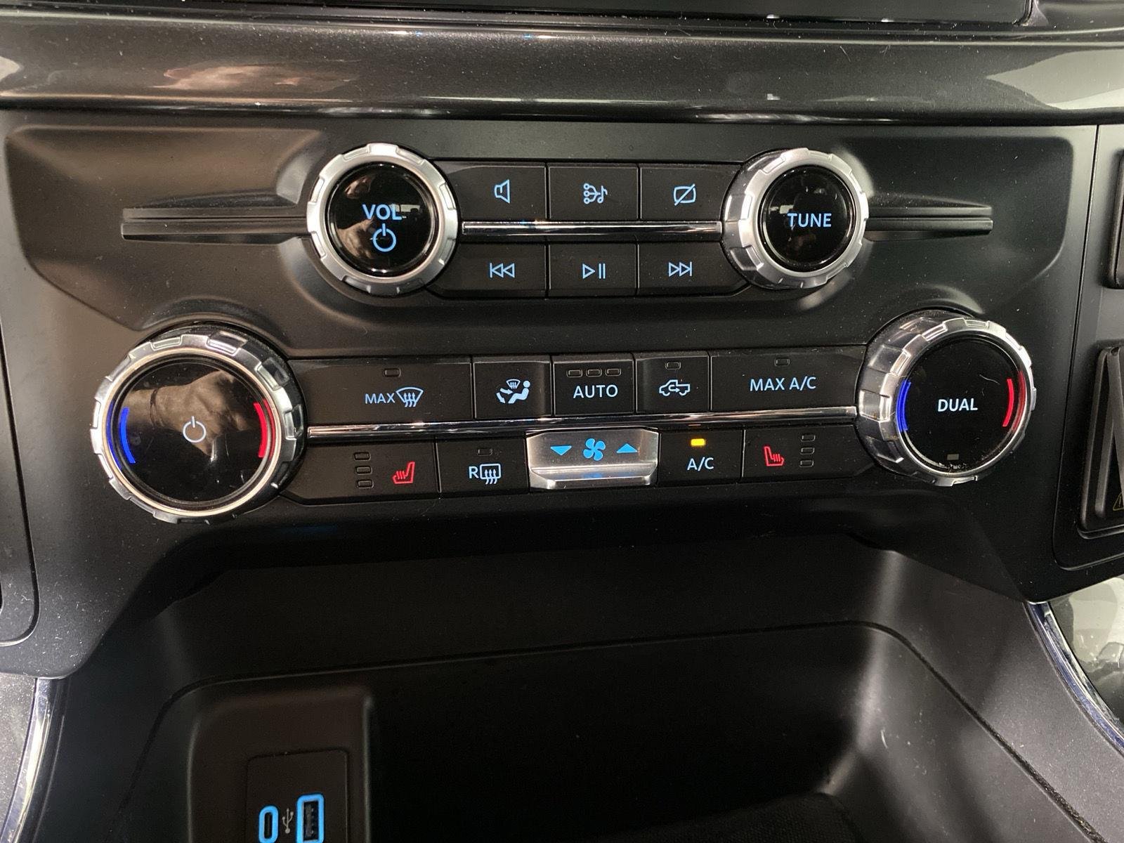 Used 2022 Oxford White Ford XLT image 23
