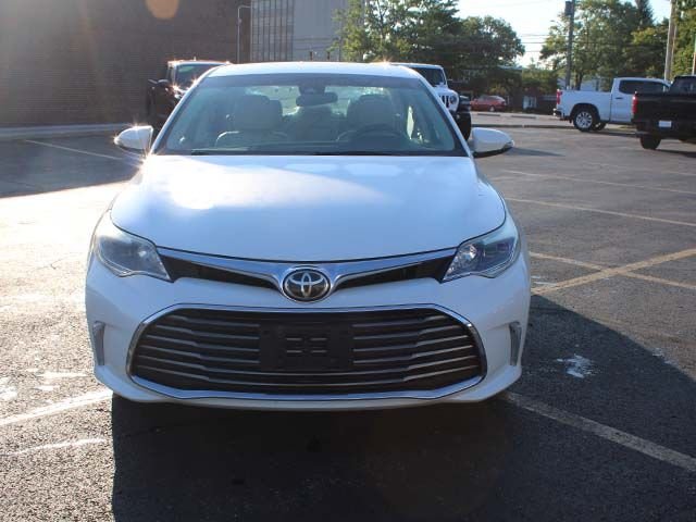 Used 2017 Blizzard Pearl Toyota XLE image 3