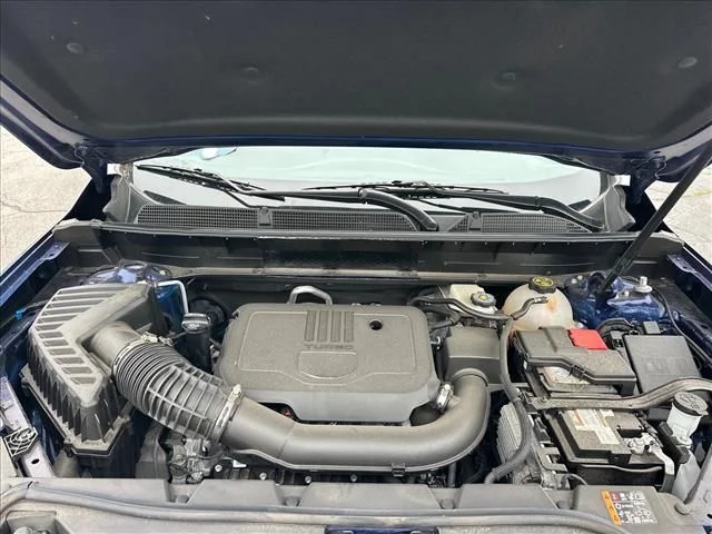 Used 2023 Blue GMC SLE image 33