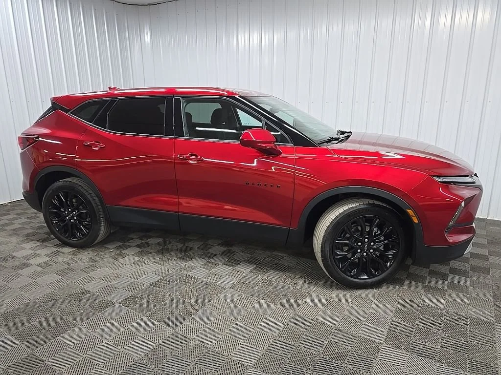 2023 Chevrolet Blazer 2.0T 2LT AWD's photo