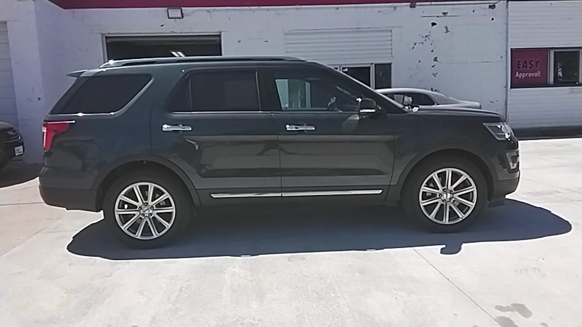 Used 2016 Gray Ford LIMITED image 4