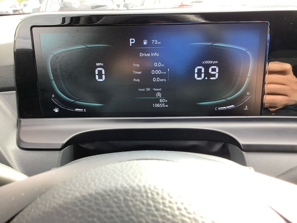 Used 2025 White Kia LX image 10