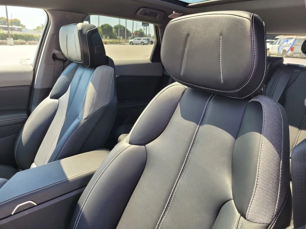 2026 Cadillac OPTIQ Luxury - Photo 12