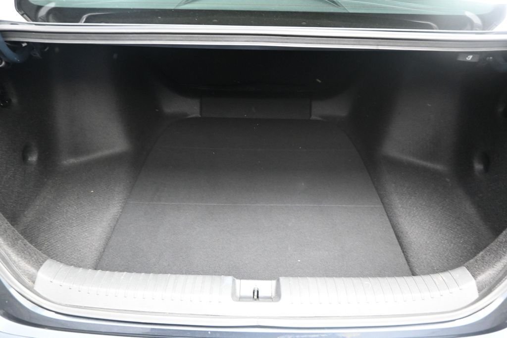 Used 2024  Honda LX image 18