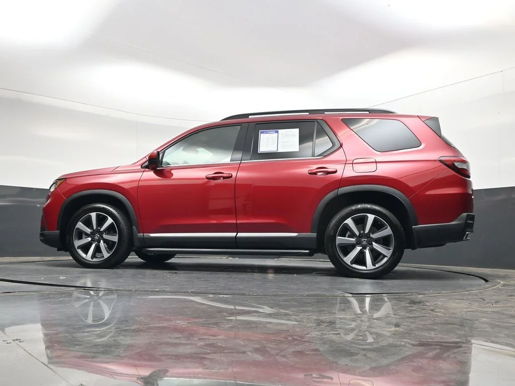 Used 2024 Radiant Red Metallic II Honda Touring image 35