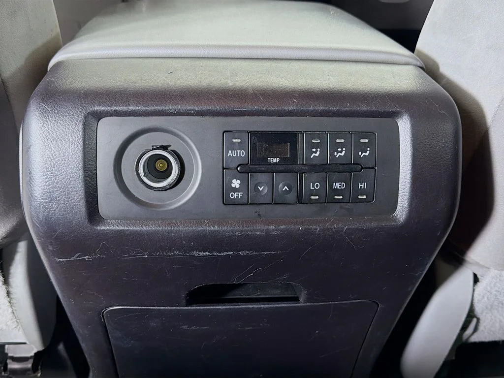 Used 2019 White Toyota SR5 image 23