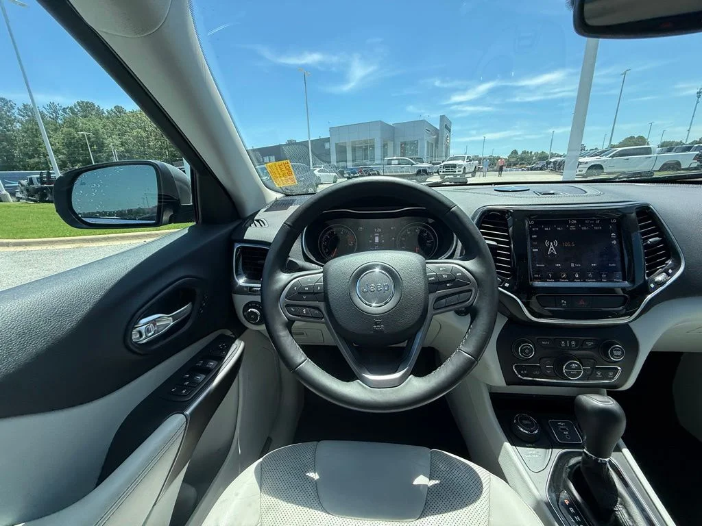 Used 2019 Gray Jeep Limited image 7
