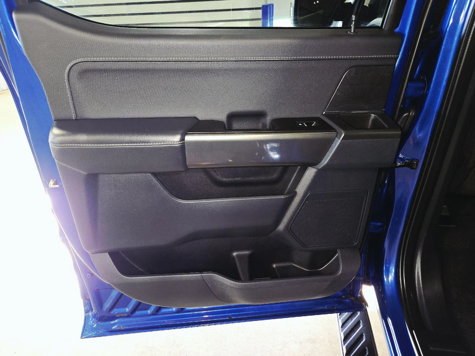 Used 2023 Atlas Blue Ford XLT image 54