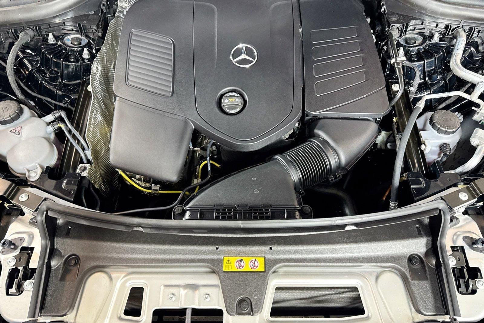 New 2026 Black Mercedes-Benz GLC 300 image 28