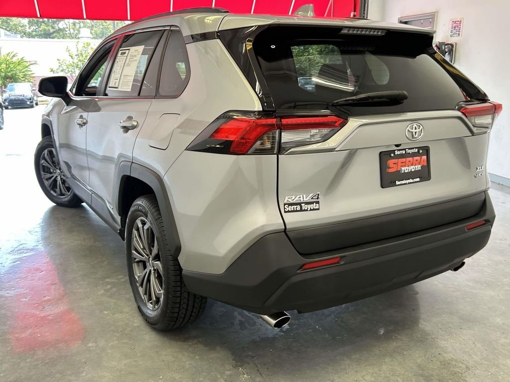 Certified Used 2025 Silver Toyota XLE Premium image 5