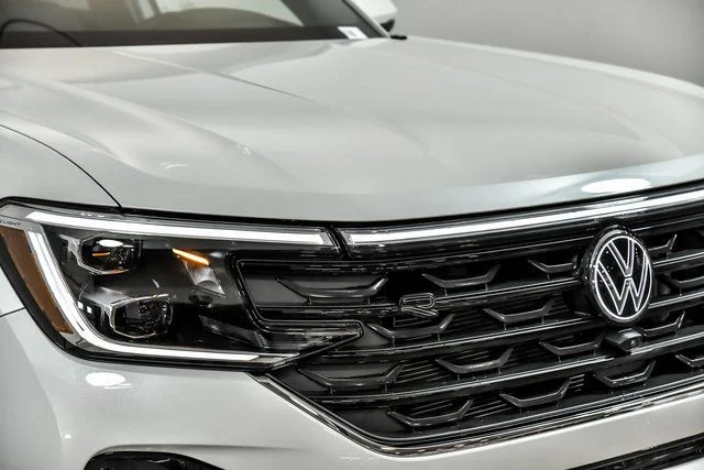 2026 Volkswagen Atlas Cross Sport SEL Premium R-LINE - Photo 4