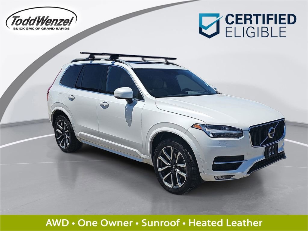 2018 Volvo XC90 T6 AWD Momentum's photo