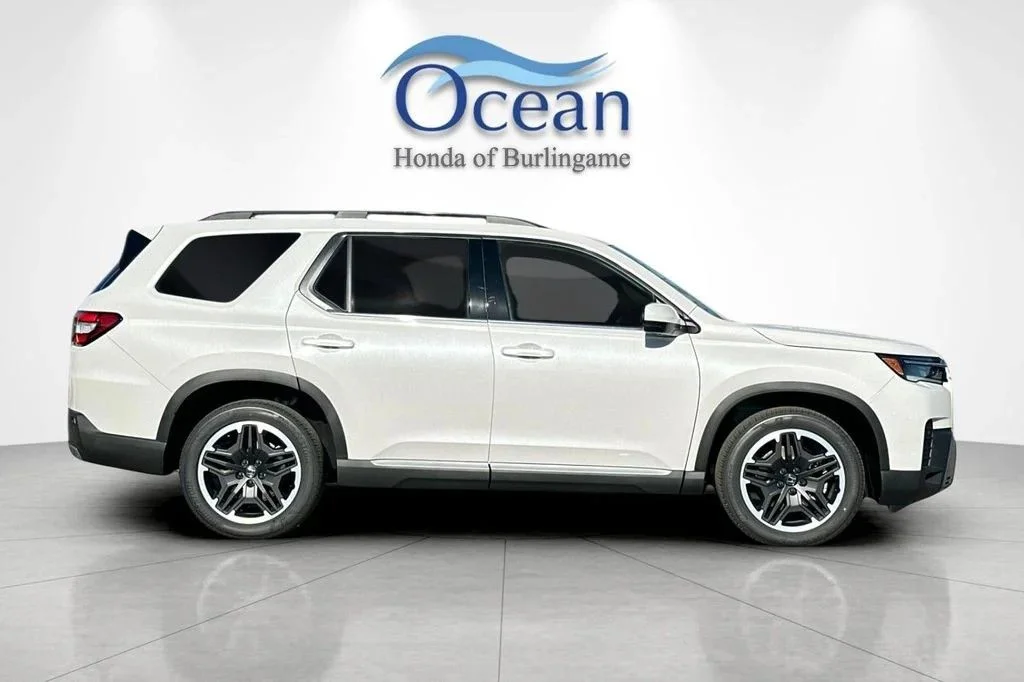 New 2026 Platinum White Pearl Honda Touring image 4