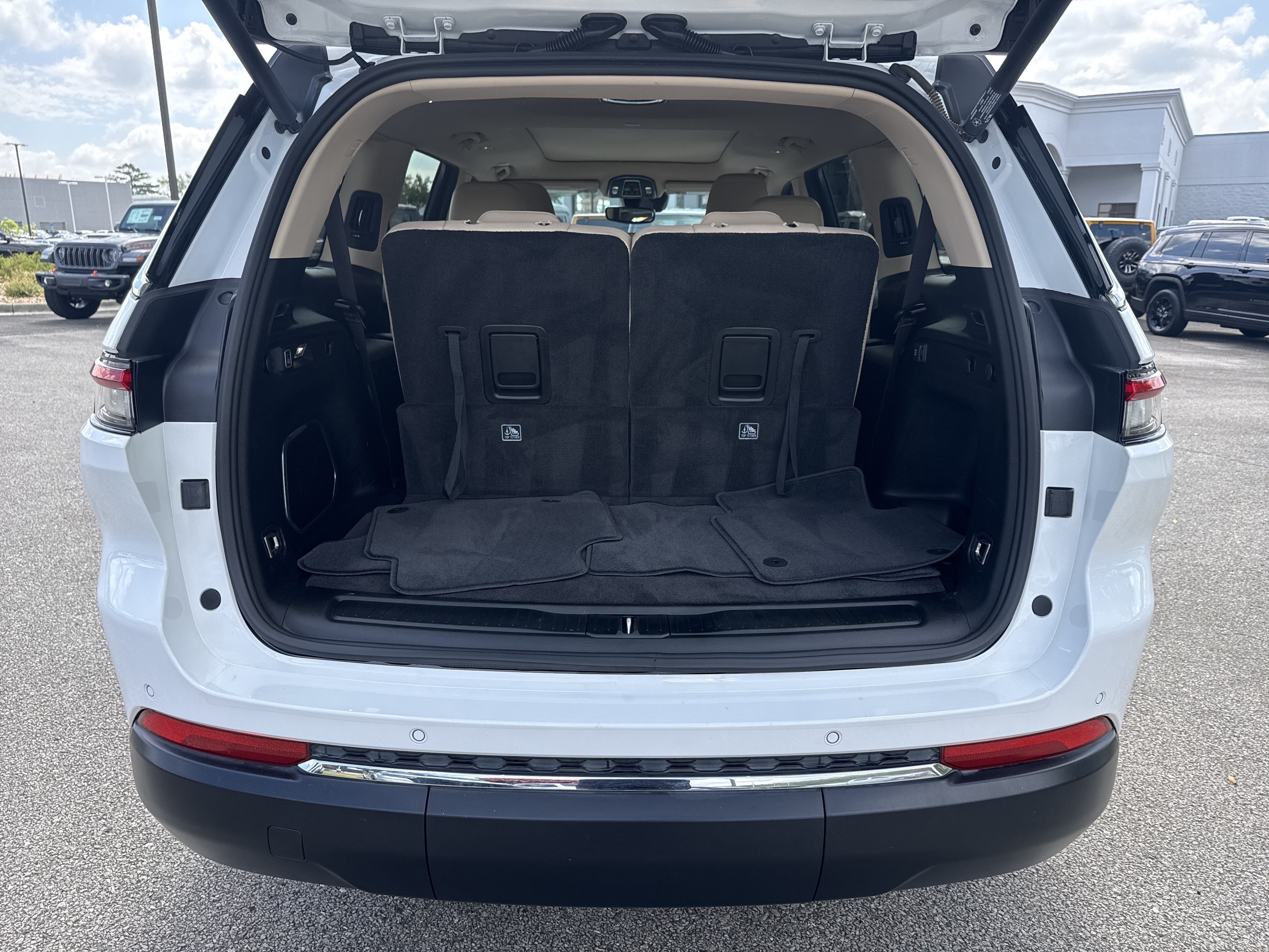 Used 2021 Bright White Clearcoat Jeep Limited image 19