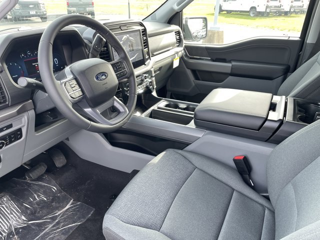 New 2026 Agate Black Metallic Ford XLT image 12