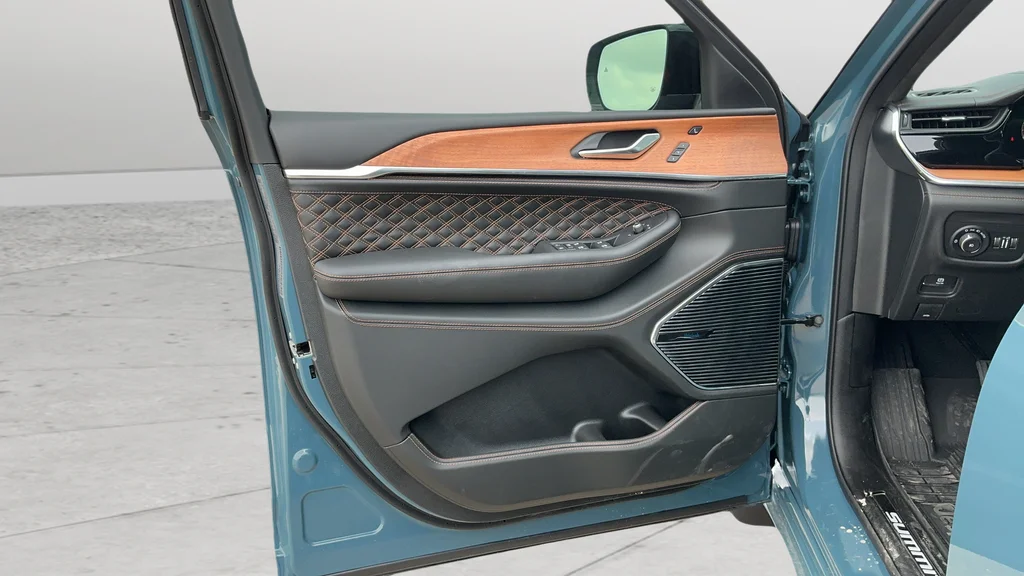 New 2026 Steel Blue Exterior Paint Jeep Summit image 18