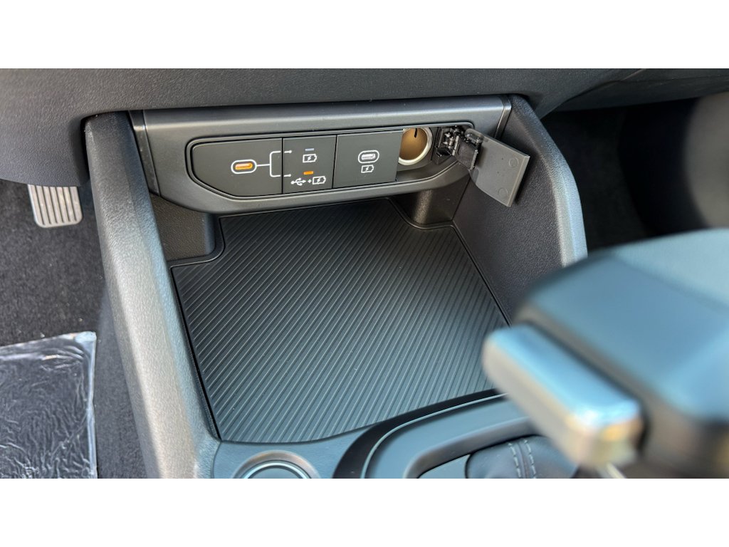 New 2026 Snow White Pearl Kia LX image 19