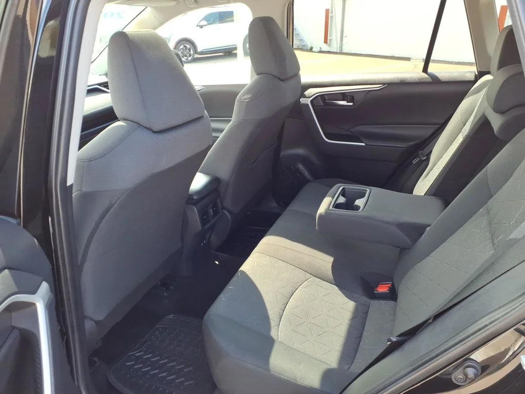 Used 2020 Black Toyota XLE image 13