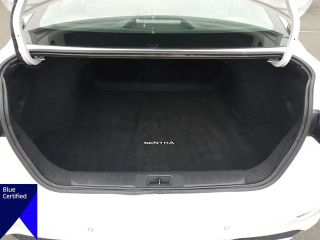 Used 2025 White Nissan SV image 31