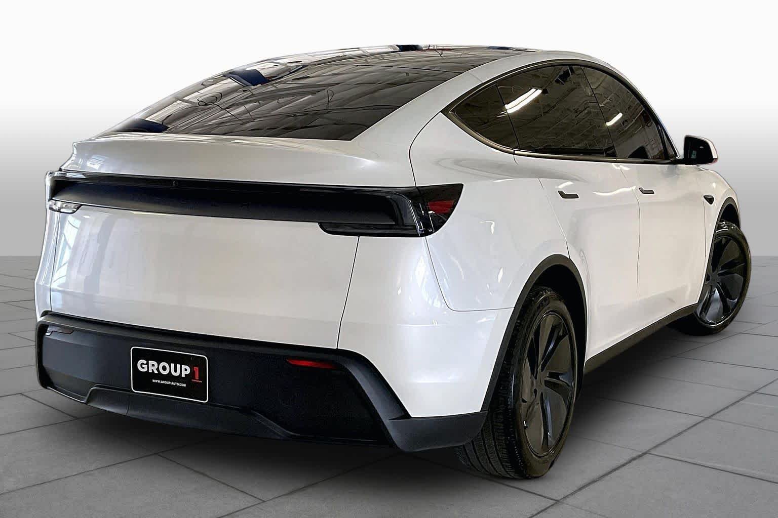 Used 2026 Pearl White Multi-Coat Tesla  image 11