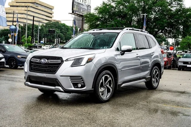 Used 2023 Ice Silver Metallic Subaru Touring image 9