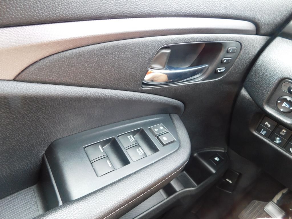 Used 2023 Platinum White Honda RTL-E image 29