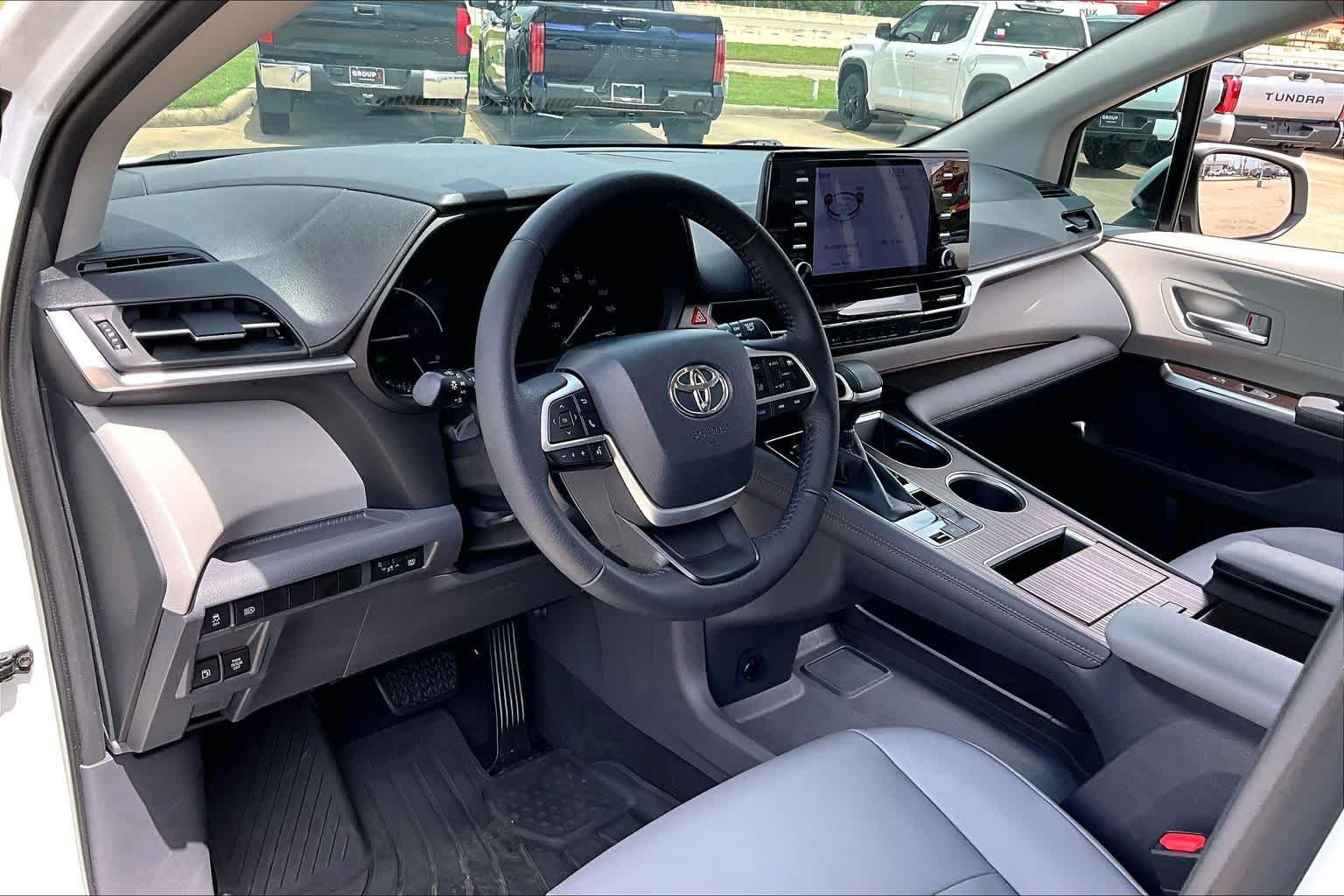 Used 2021 Blizzard Pearl Toyota XLE image 18
