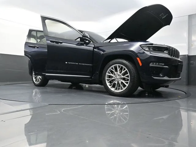 Used 2022 Black Jeep Summit Reserve 4xe image 20