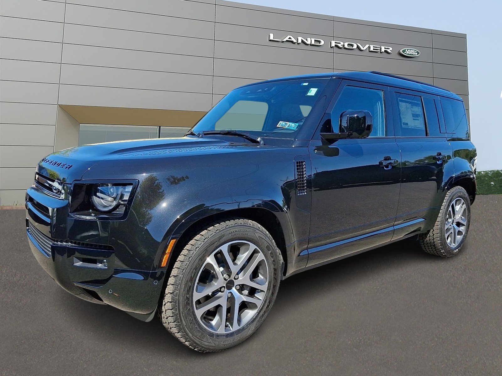 New 2026 Santorini Black Land Rover P400 X-Dynamic SE image 1