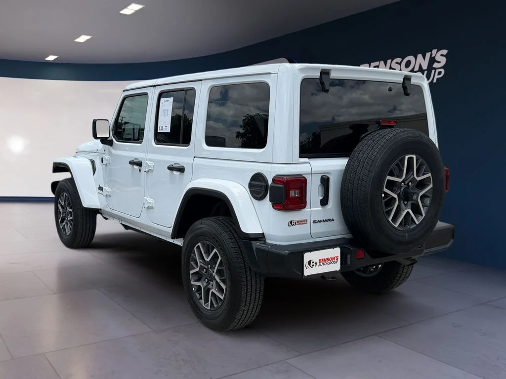 Used 2025 White Jeep Sahara image 3