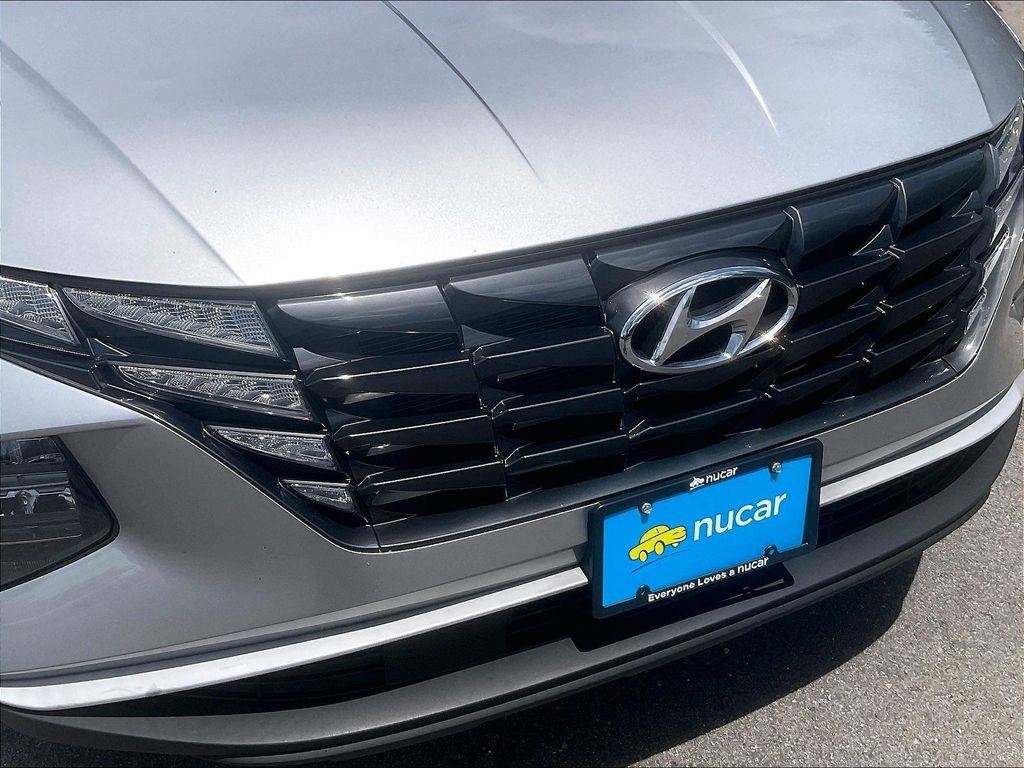 Used 2023 Silver Hyundai SE image 28