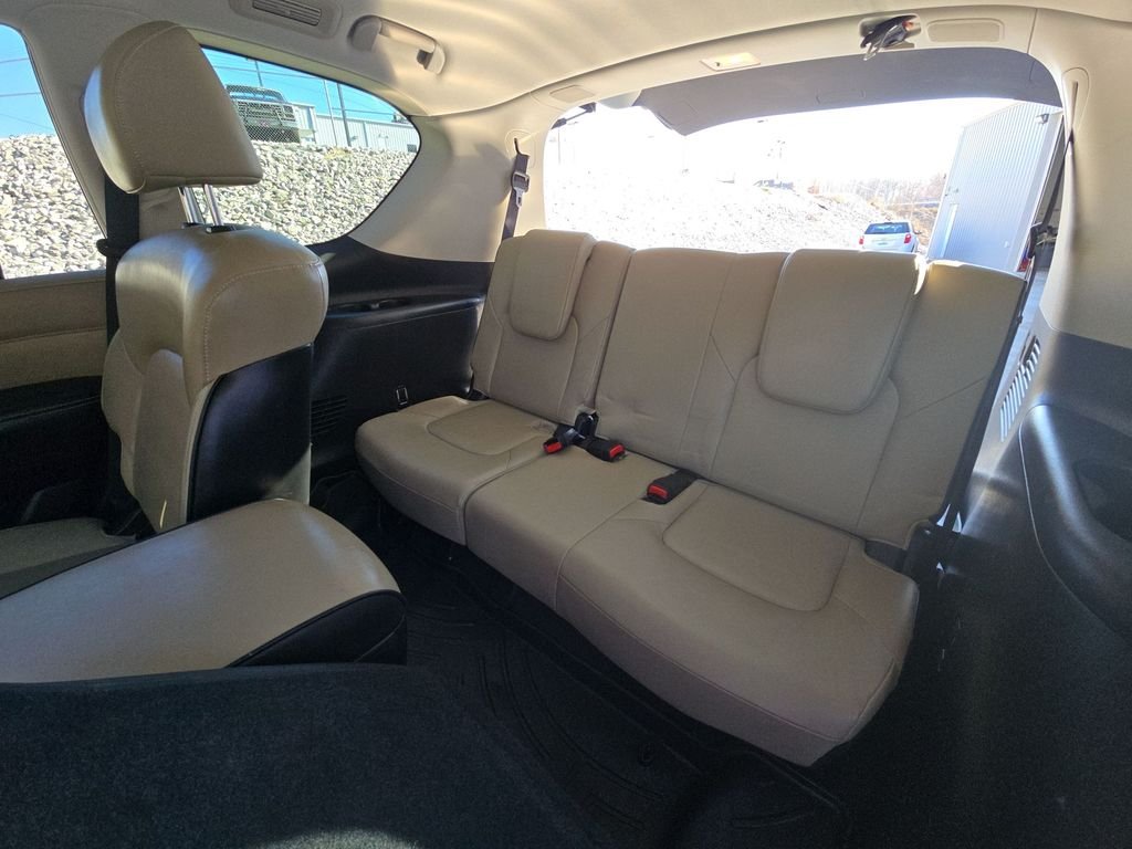Used 2022 White INFINITI Premium Select image 24