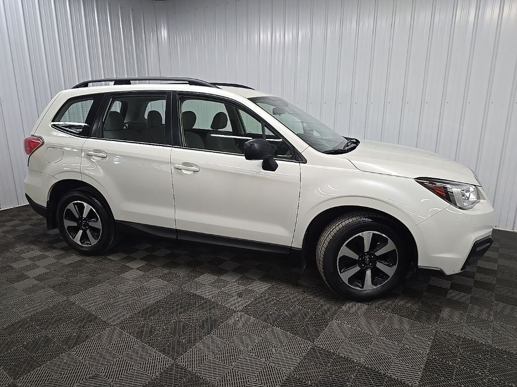 Used 2018 White Subaru 2.5i image 1