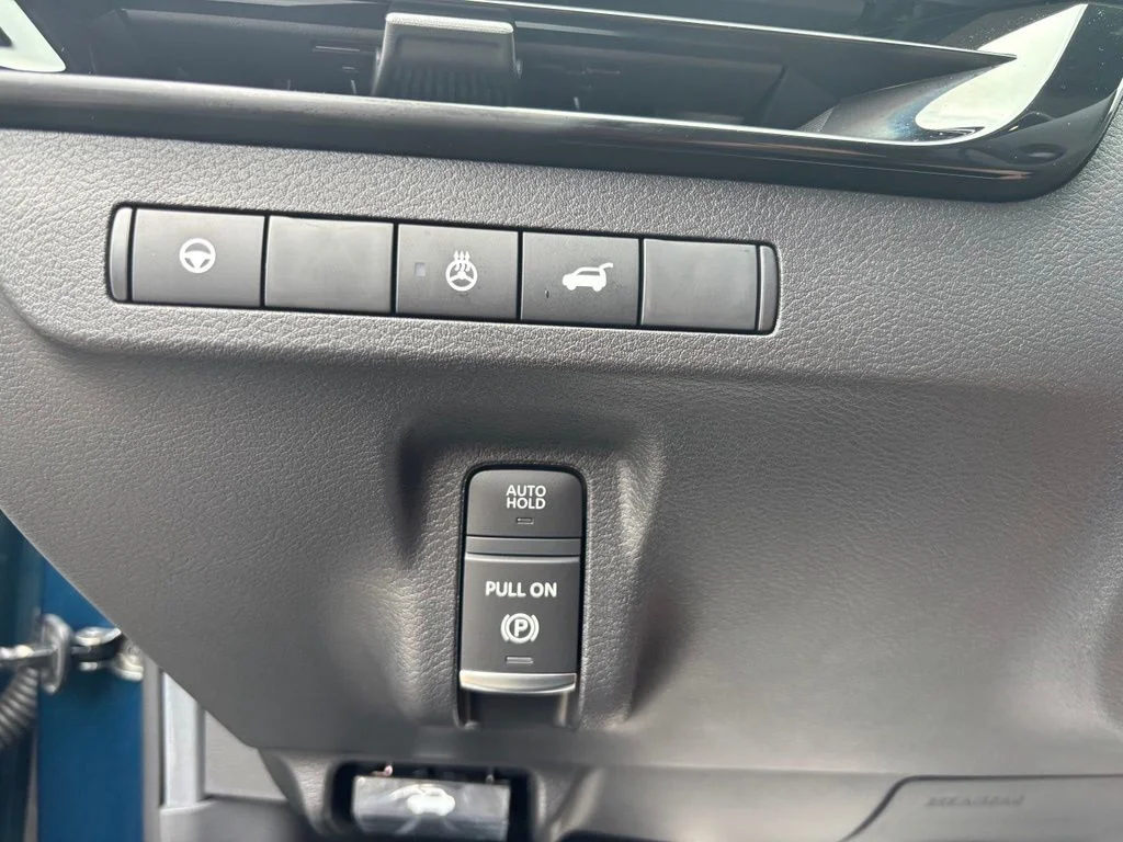 Used 2025 Blue Nissan SL image 27