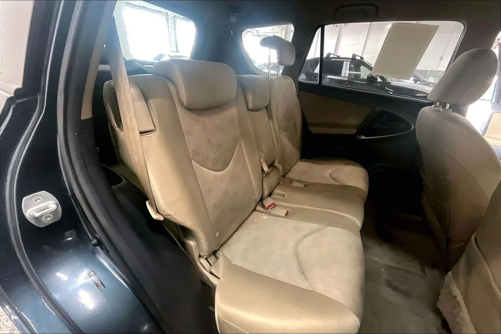 Used 2009 Green Toyota Base image 27