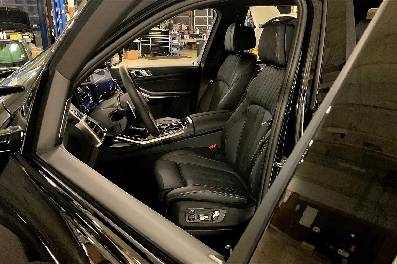 2026 BMW X7 M60i - Photo 9