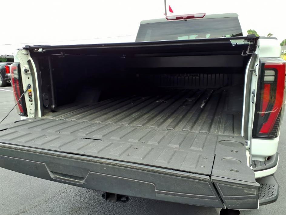 Used 2025 Summit White GMC AT4 image 5