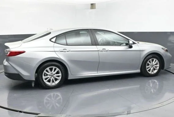 Used 2025 Silver Toyota LE image 20