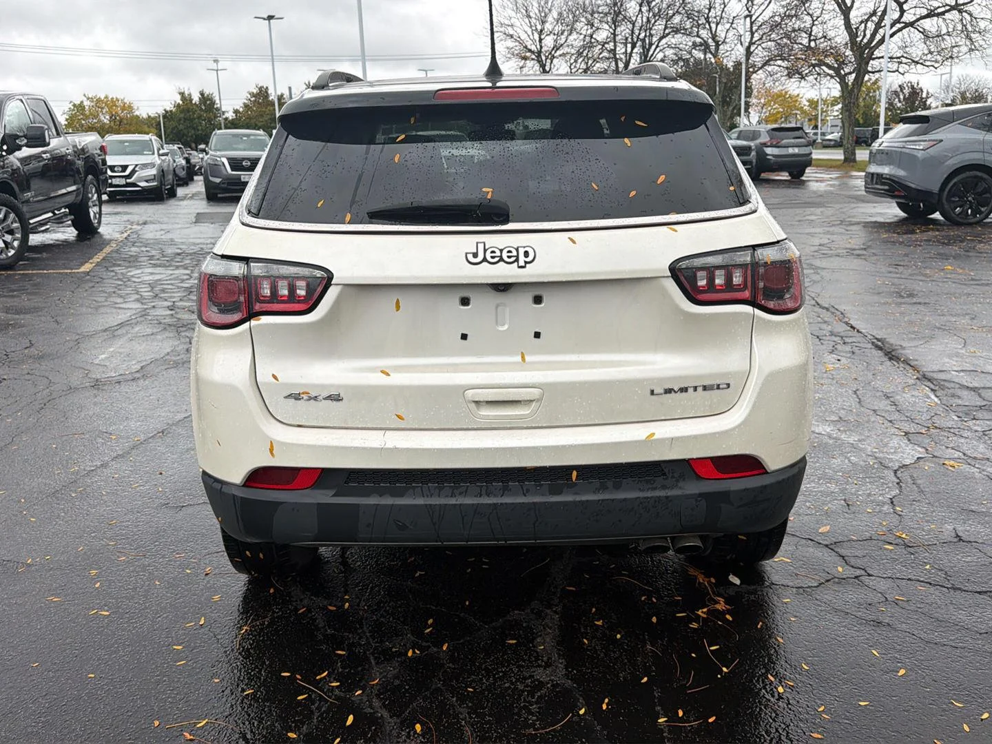 Used 2019 Pearl White Tri-Coat Jeep Limited image 4