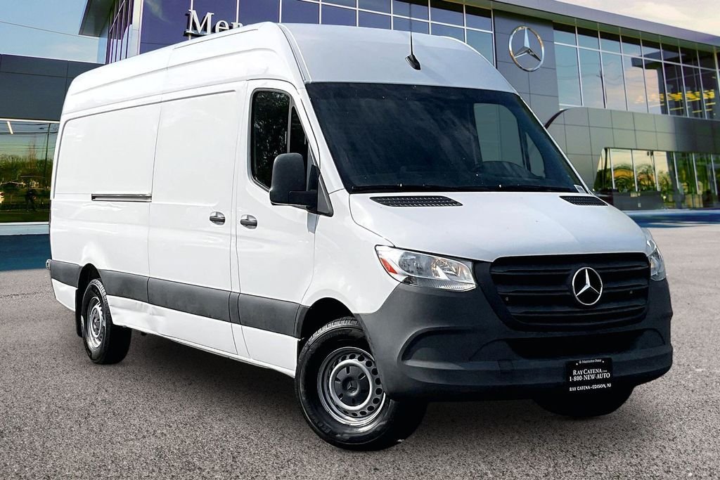 2021 Mercedes-Benz Sprinter 2500 Gas 170 WB High Roof's photo