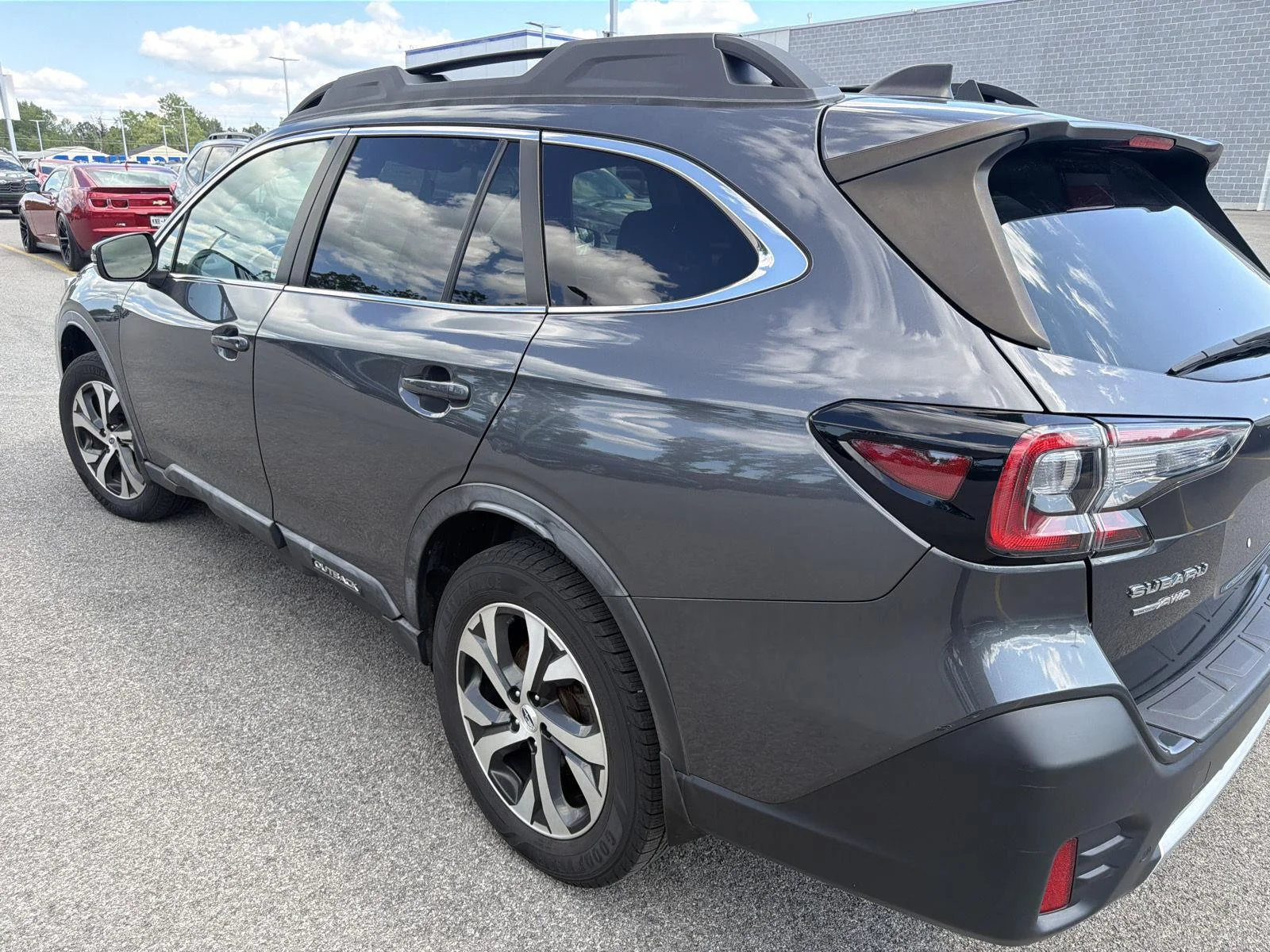 Used 2020 Magnetite Gray Metallic Subaru Limited image 5