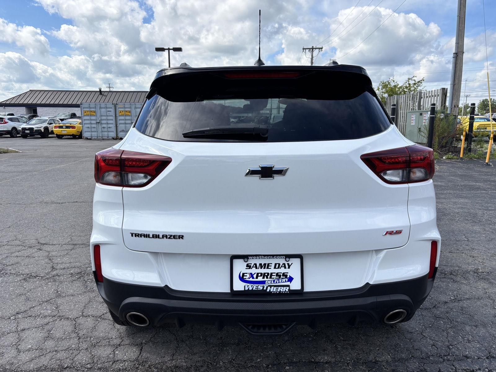 Used 2023 Summit White Chevrolet RS image 6