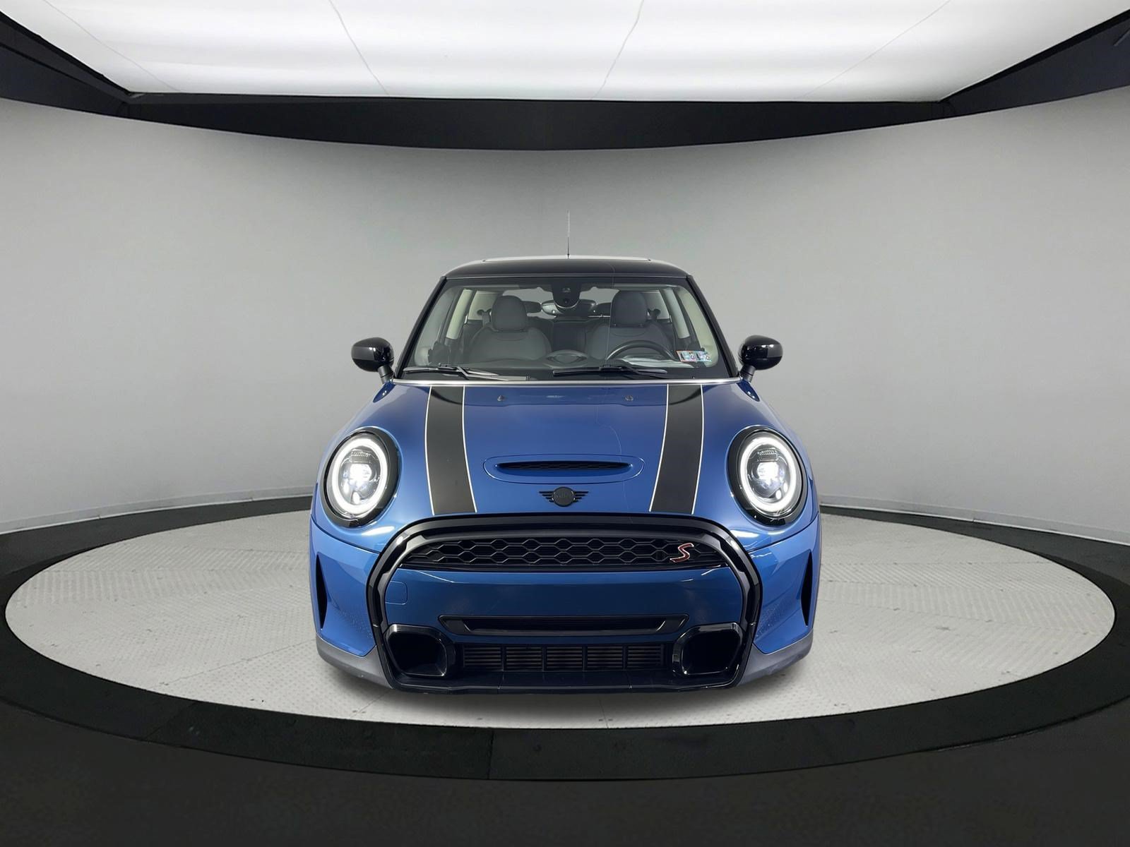 Certified Used 2024 ISLAND BLUE METAL MINI Cooper S image 2