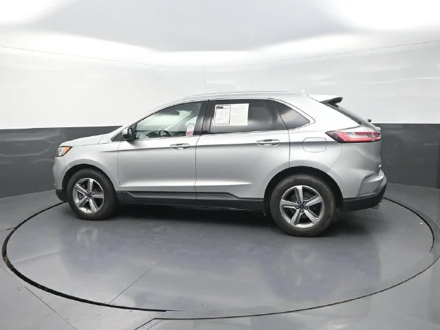 Used 2019 Silver Ford SEL image 7