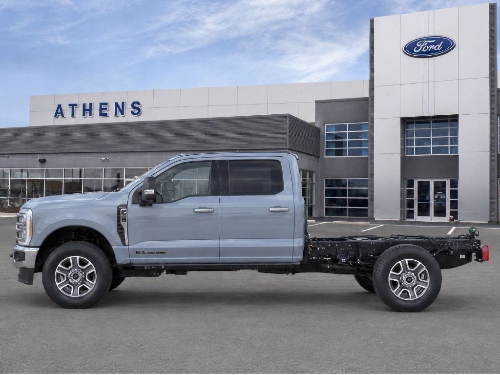 New 2027 Glacier Gray Metallic Tri-Coat Ford F-350® LARIAT® image 7